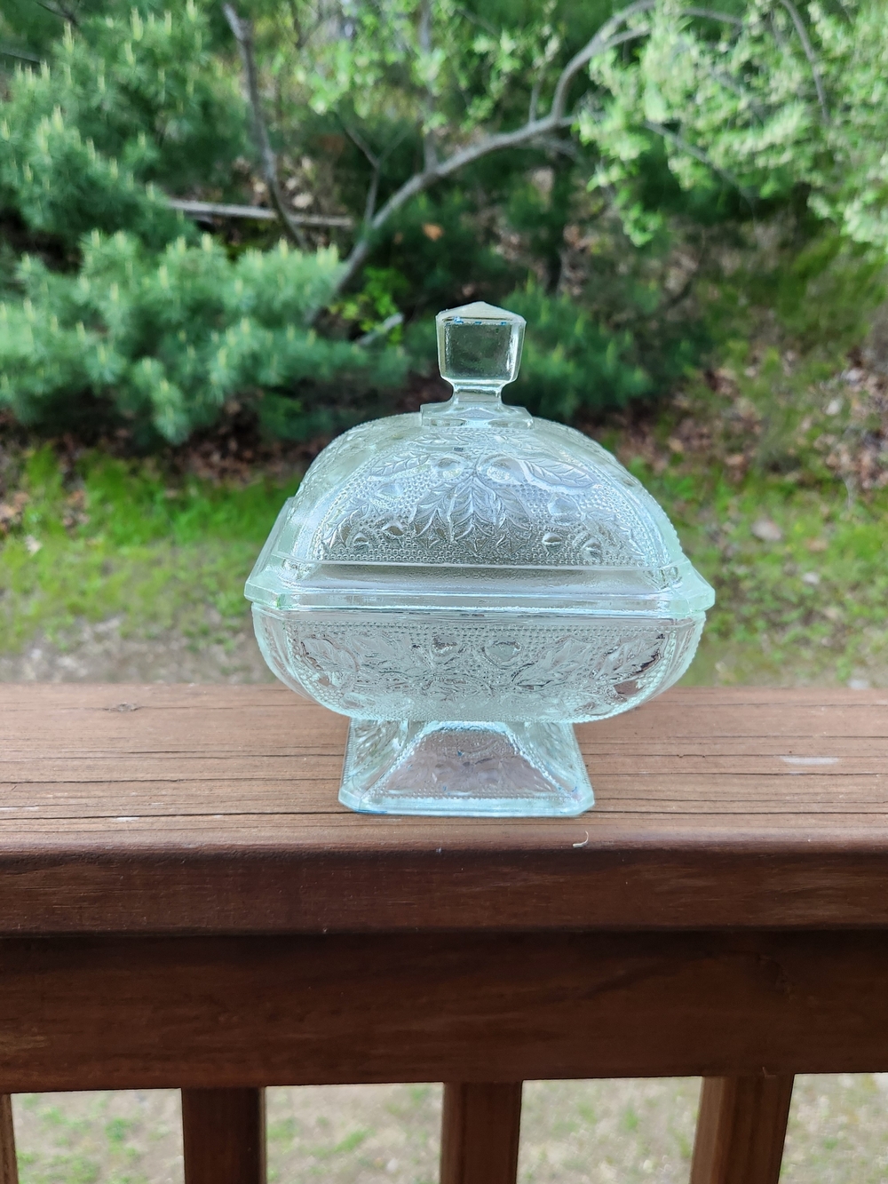 Vintage Jeannette Glass Acorn And Oak Leaf Square Candy Dish W/ Lid - Picture 5 of 16